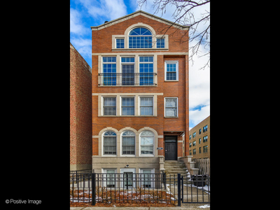 541 N Noble St #3, Chicago, IL 60642